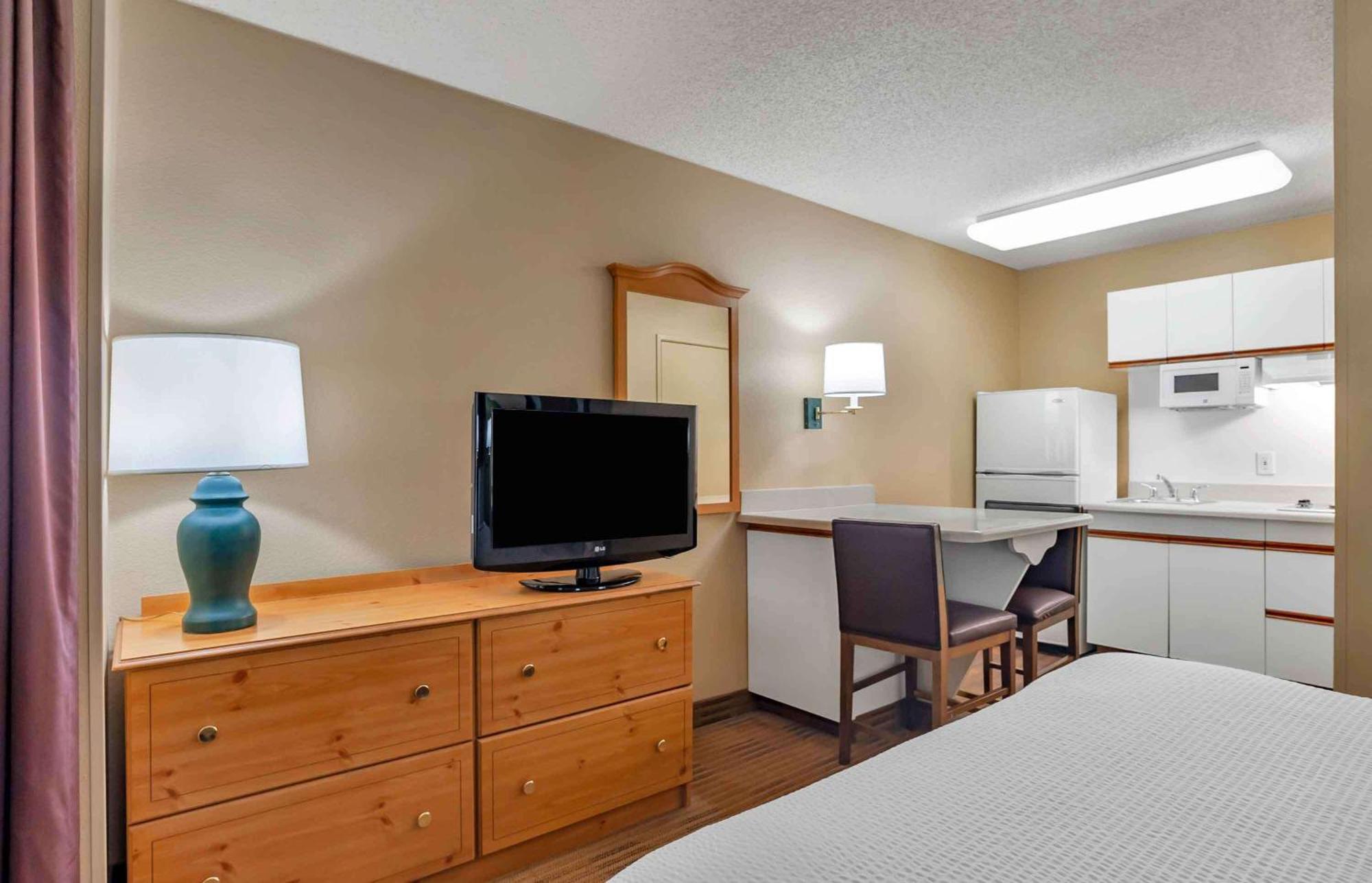 Extended America - - Sorrento Mesa 2*